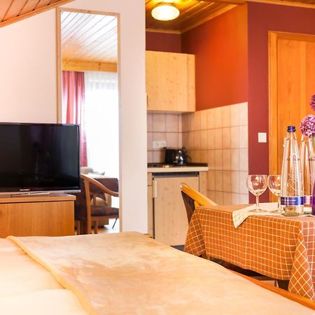 Genusshotel Hohenbogen نيوكيرتشن بيم هيليغين بلوت المظهر الخارجي الصورة