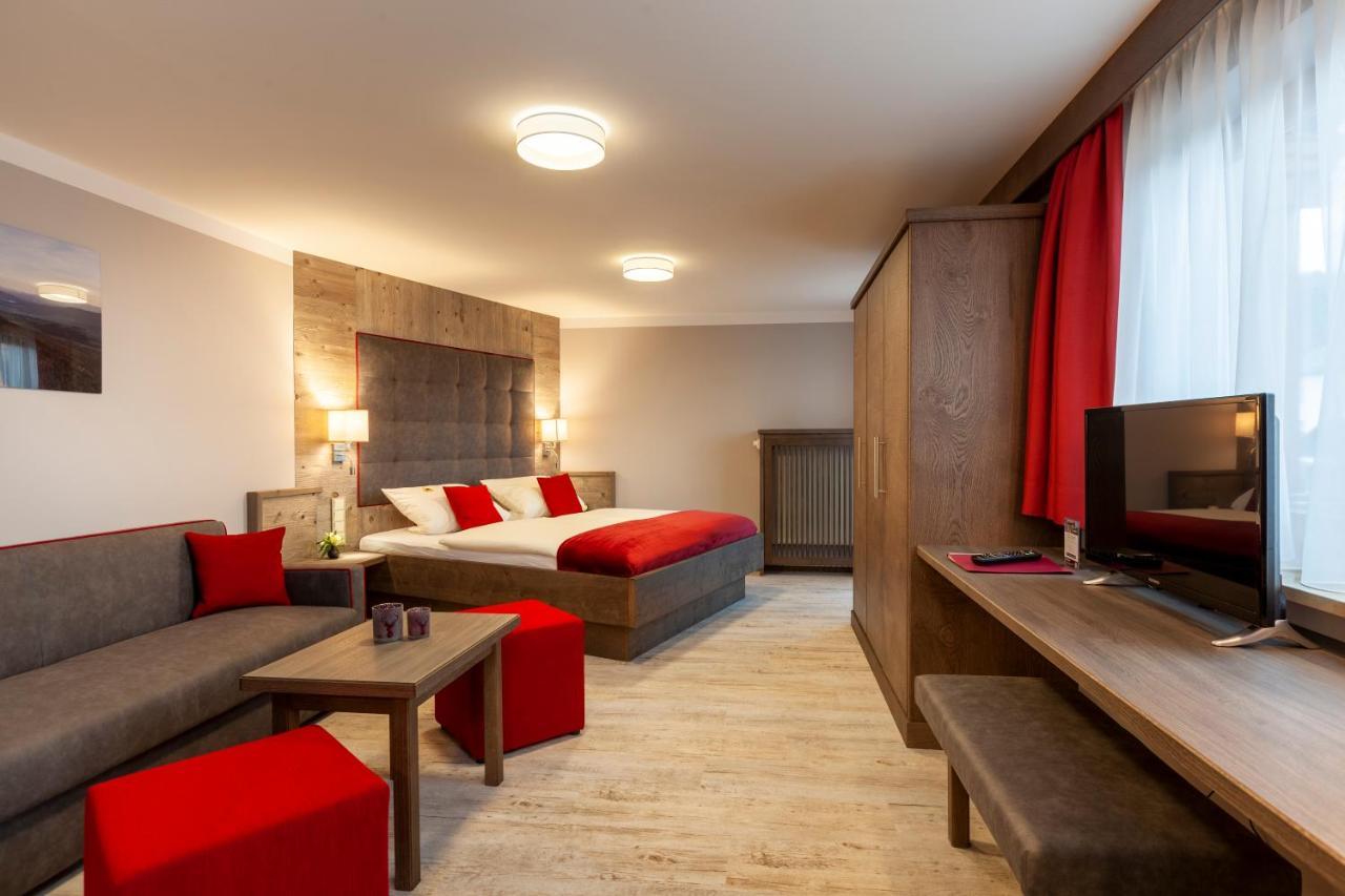Genusshotel Hohenbogen نيوكيرتشن بيم هيليغين بلوت المظهر الخارجي الصورة