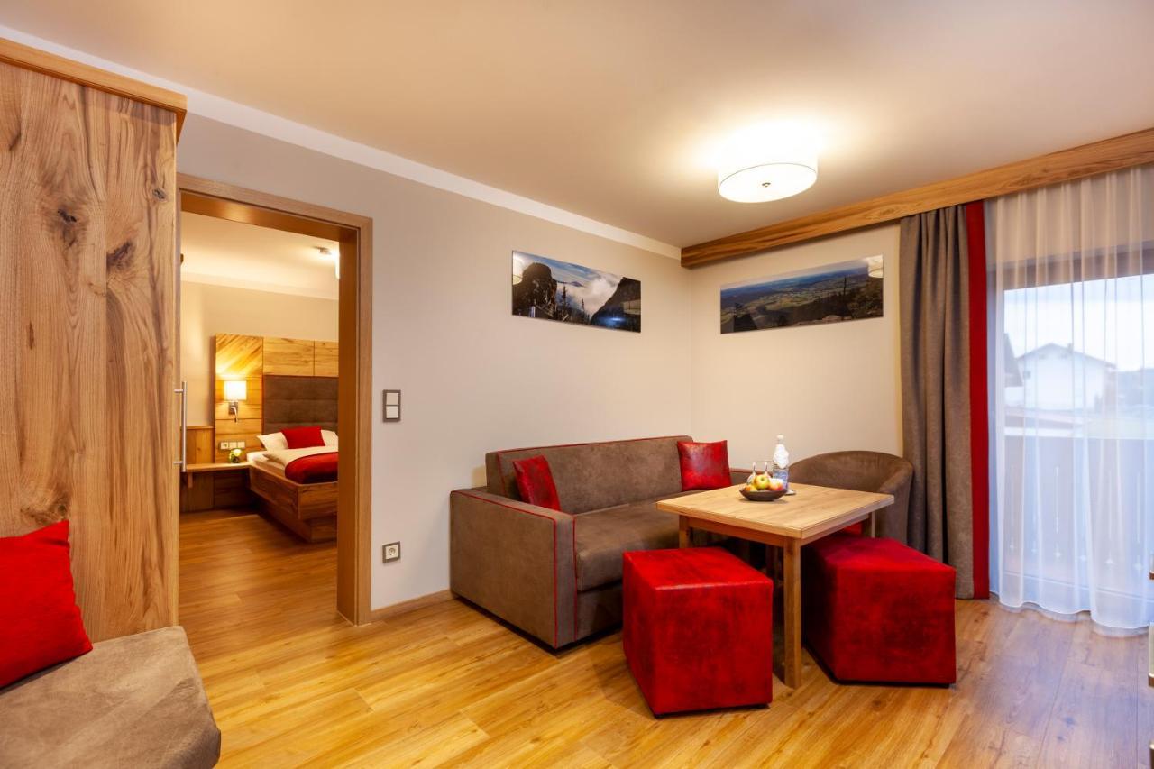 Genusshotel Hohenbogen نيوكيرتشن بيم هيليغين بلوت المظهر الخارجي الصورة
