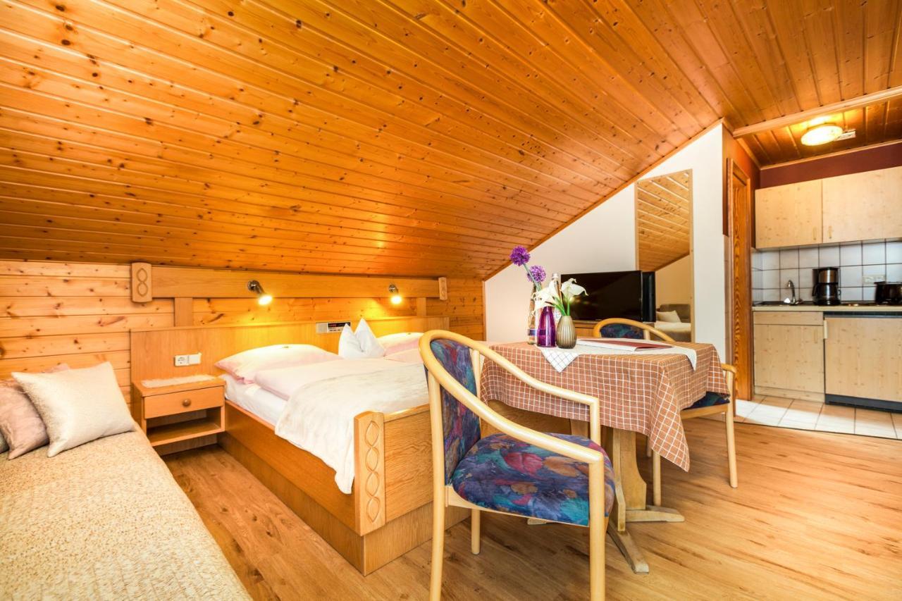 Genusshotel Hohenbogen نيوكيرتشن بيم هيليغين بلوت المظهر الخارجي الصورة