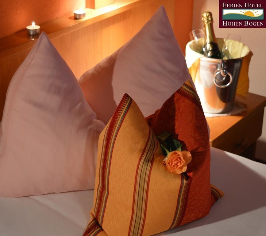 Genusshotel Hohenbogen نيوكيرتشن بيم هيليغين بلوت المظهر الخارجي الصورة