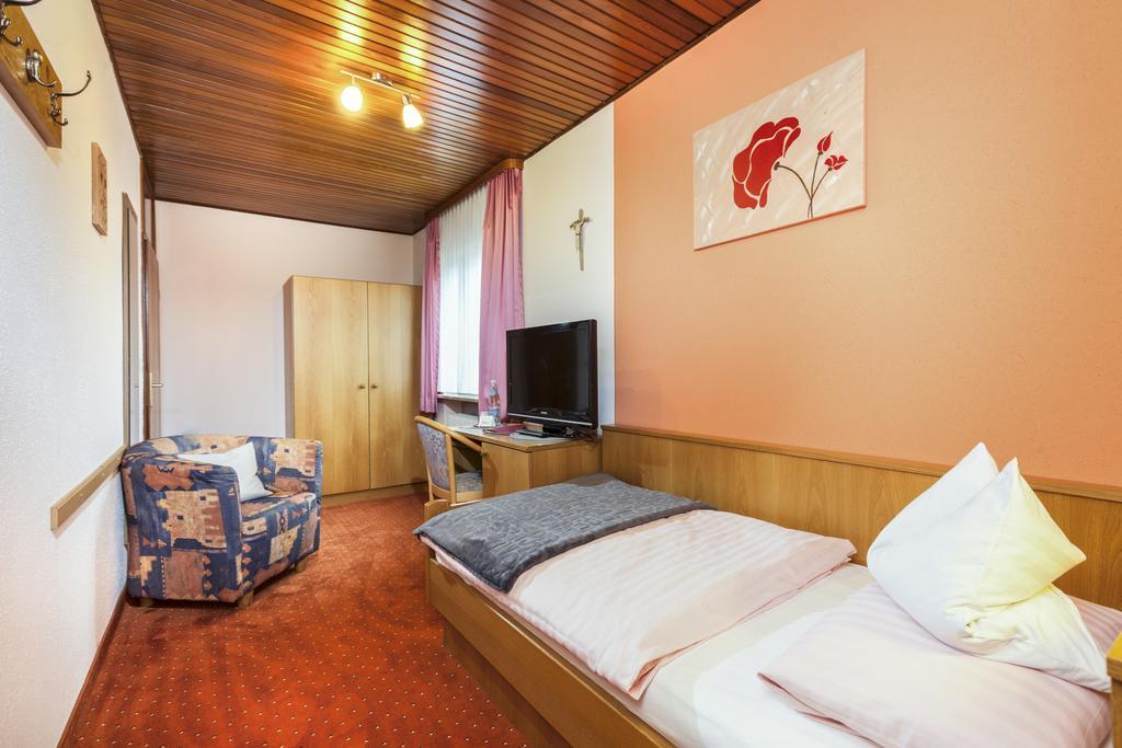 Genusshotel Hohenbogen نيوكيرتشن بيم هيليغين بلوت المظهر الخارجي الصورة