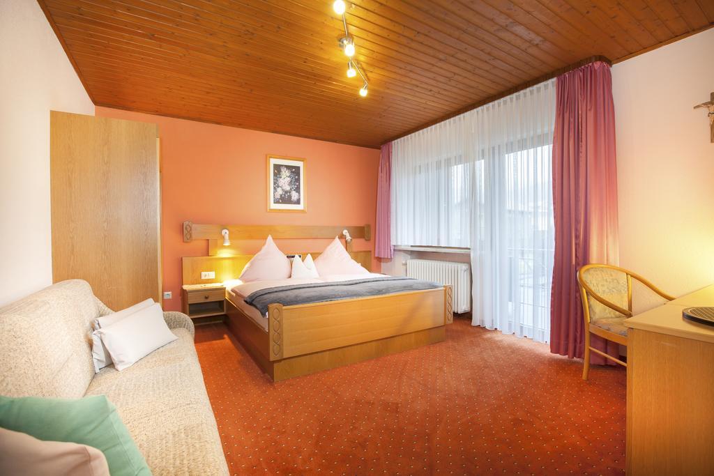 Genusshotel Hohenbogen نيوكيرتشن بيم هيليغين بلوت المظهر الخارجي الصورة