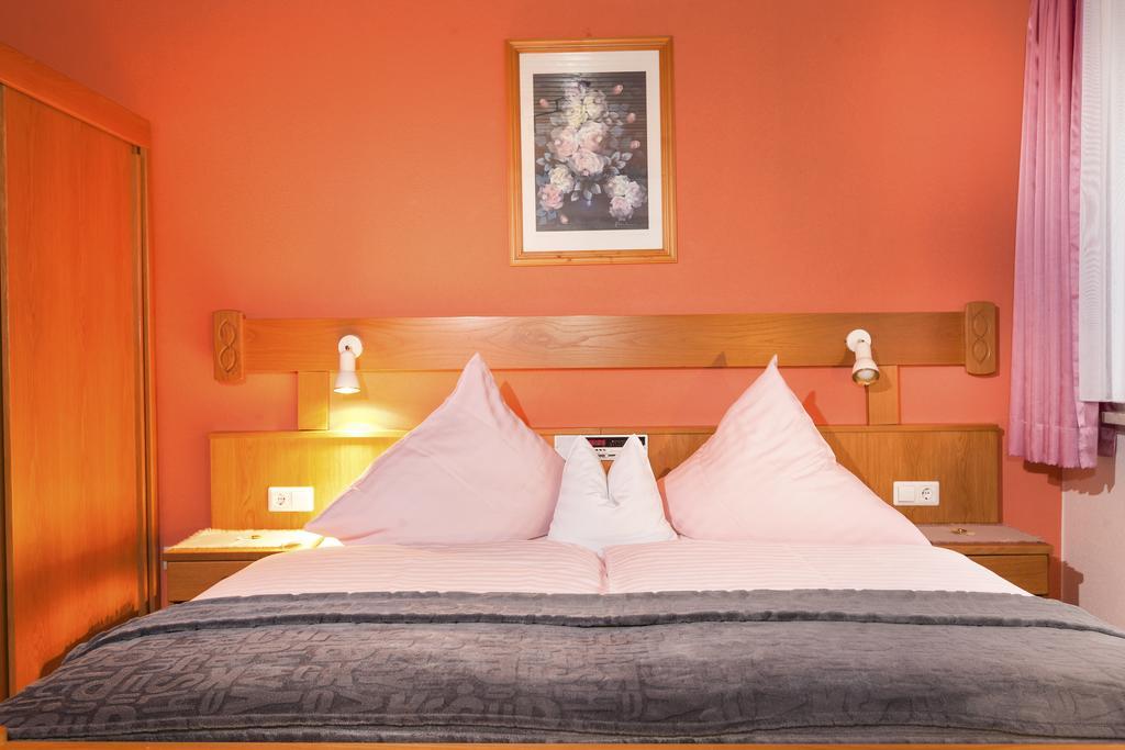 Genusshotel Hohenbogen نيوكيرتشن بيم هيليغين بلوت المظهر الخارجي الصورة