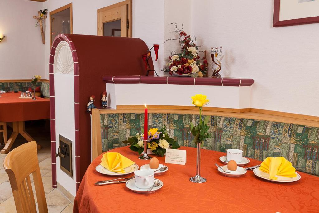 Genusshotel Hohenbogen نيوكيرتشن بيم هيليغين بلوت المظهر الخارجي الصورة