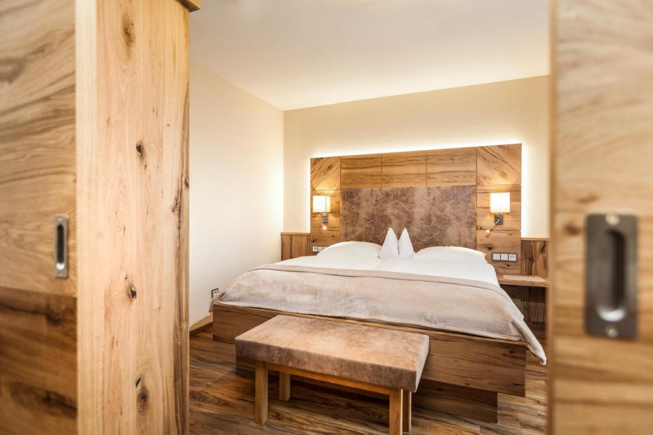 Genusshotel Hohenbogen نيوكيرتشن بيم هيليغين بلوت المظهر الخارجي الصورة